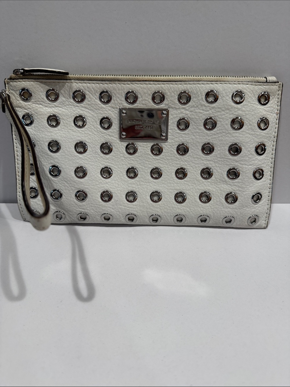 Michael Kors Jet Set White Leather Eyelet pebbled leather Wristlet